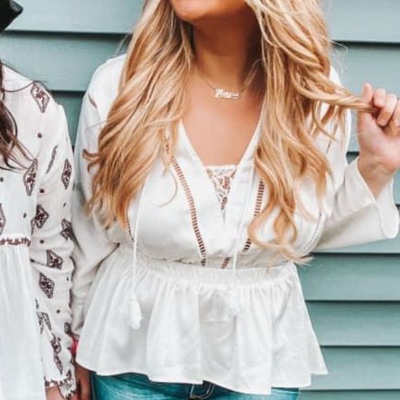 ExpressâIvory Satin Blouse - Picture 3 of 5